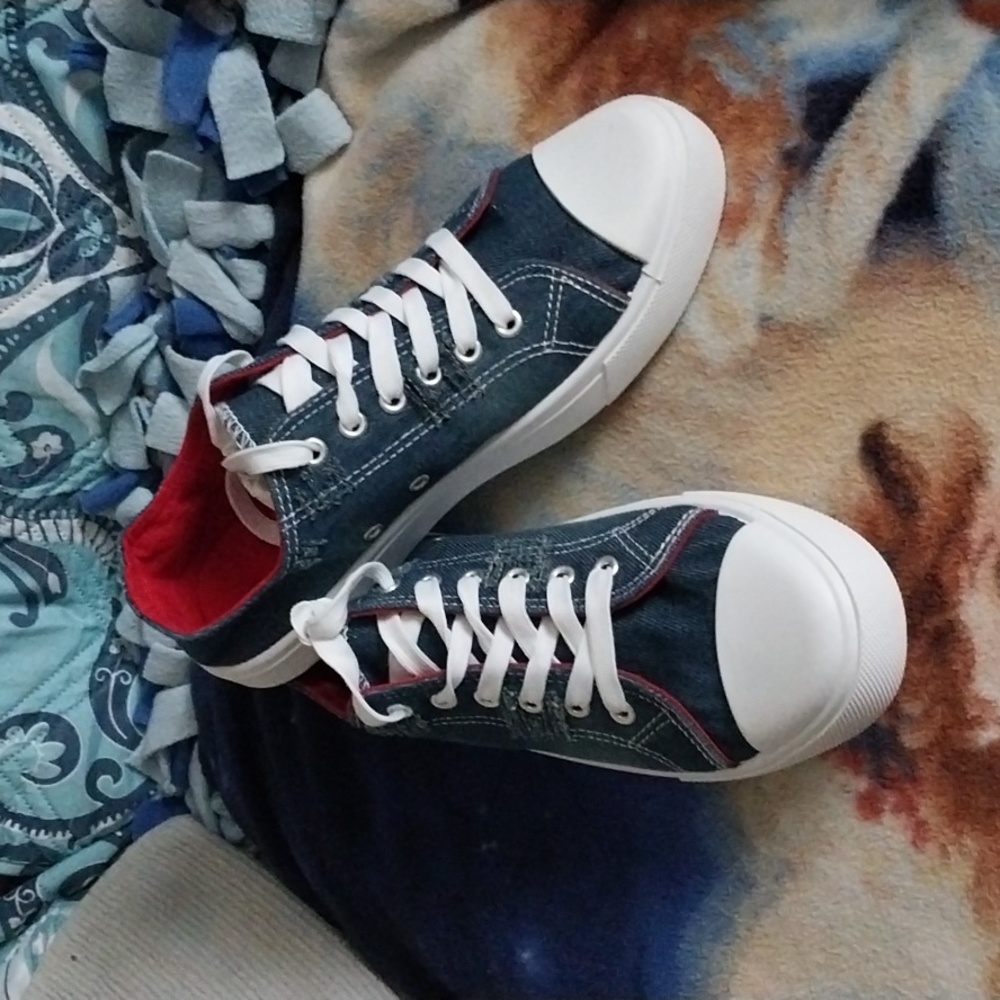 Bobbie Brooks Women's Shoes Casual Low Top Distressed Sneakers sz9